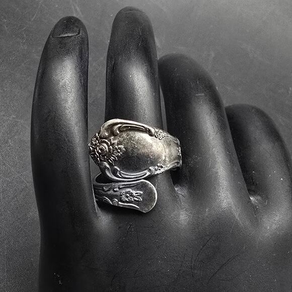 WMA Rogers Oneida Silver Plated Spoon Ring Size 7.25 - Picture 7 of 7
